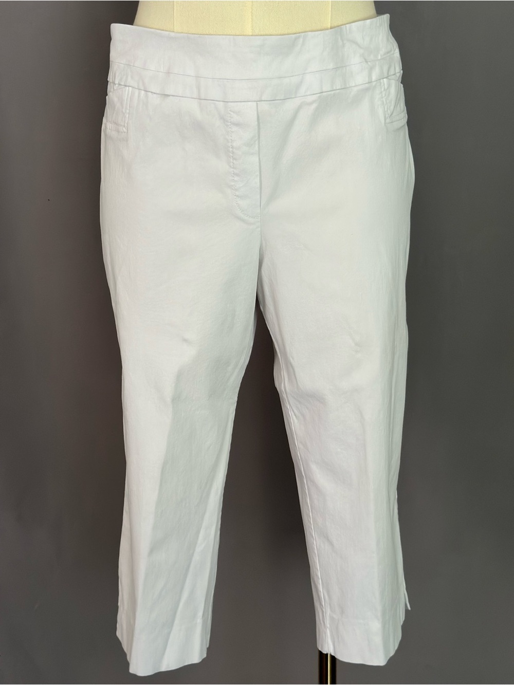 Zac & Rachel White Capri Pants – Women’s Size 22W (1385)